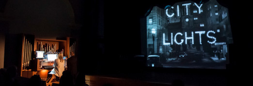 Концерт Летний международный фестиваль «Орган в Пушкинском музее». «Немое кино с органом. Чарли Чаплин. Огни Большого города»